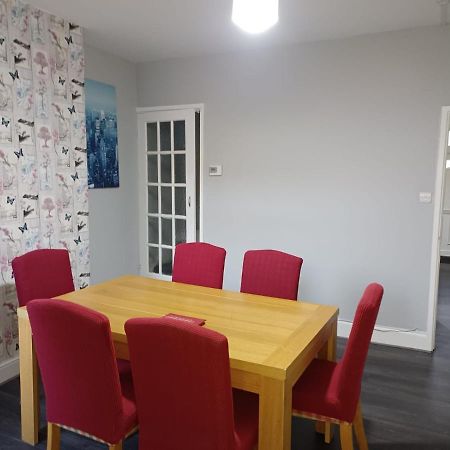 Pearson House - Huku Kwetu 3 Bedroom End Of Terrance House - Family And Business Group Self Catering Accommodation -Huku Kwetu 诺丁汉 外观 照片