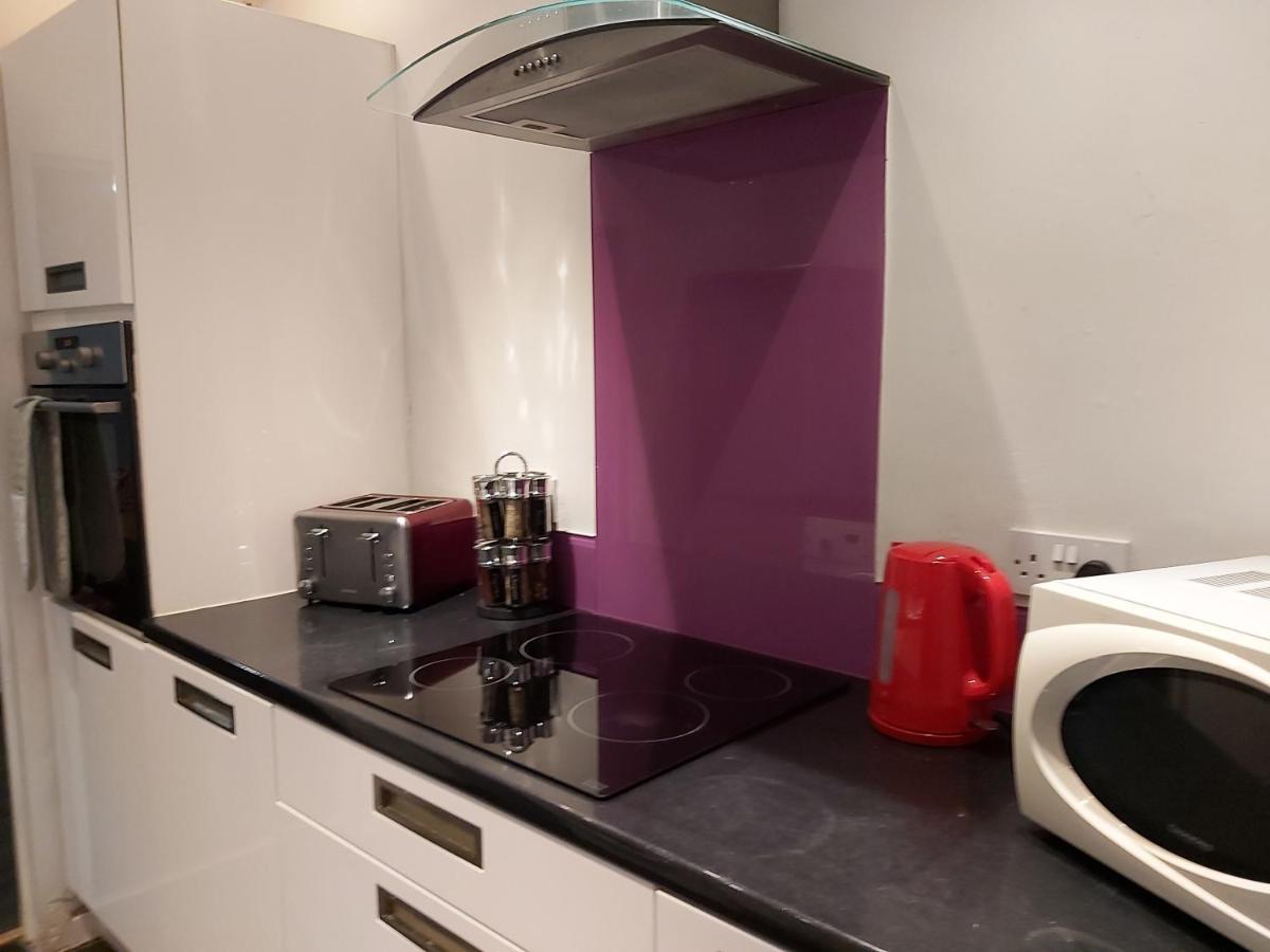 Pearson House - Huku Kwetu 3 Bedroom End Of Terrance House - Family And Business Group Self Catering Accommodation -Huku Kwetu 诺丁汉 外观 照片