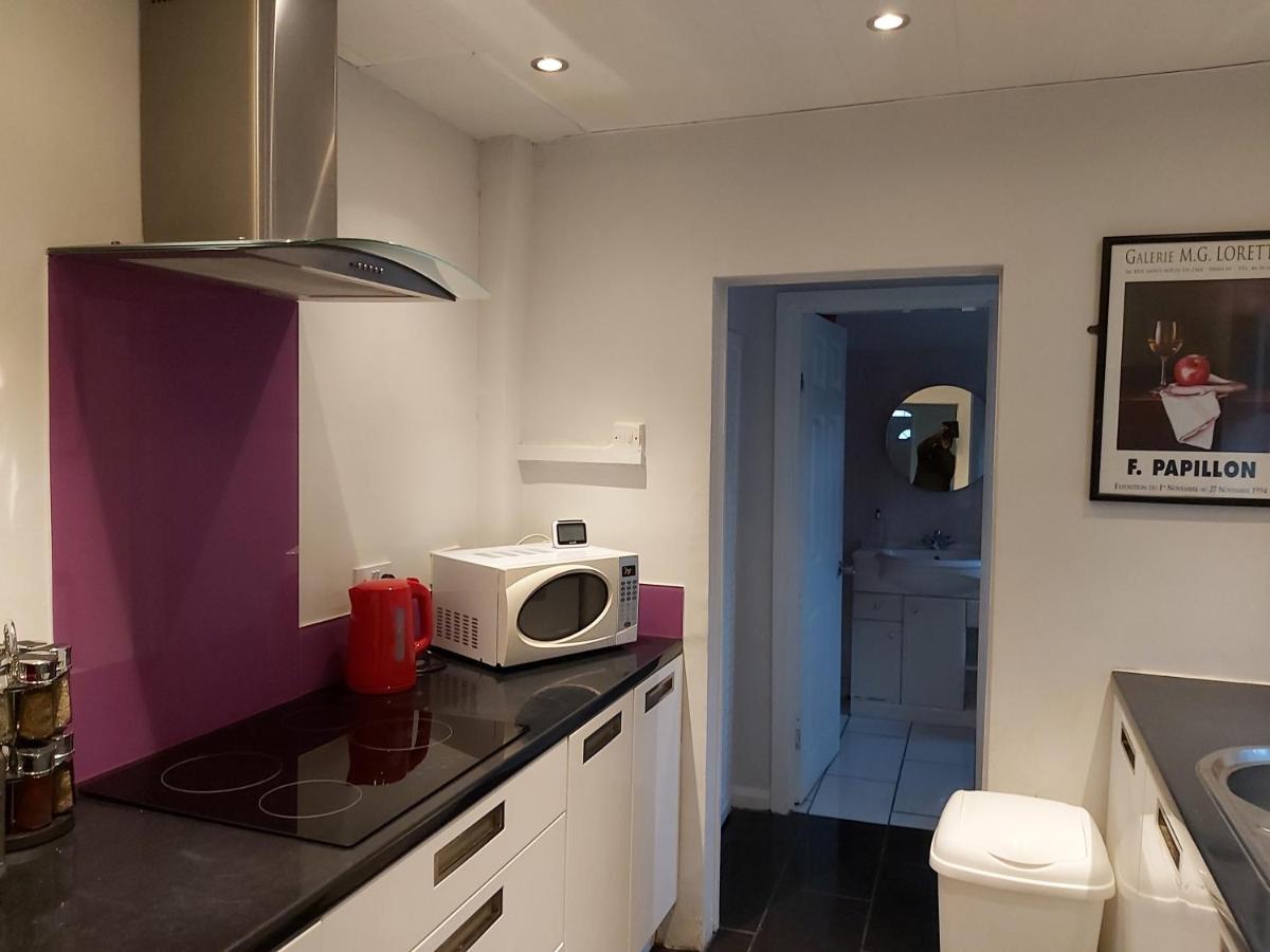 Pearson House - Huku Kwetu 3 Bedroom End Of Terrance House - Family And Business Group Self Catering Accommodation -Huku Kwetu 诺丁汉 外观 照片