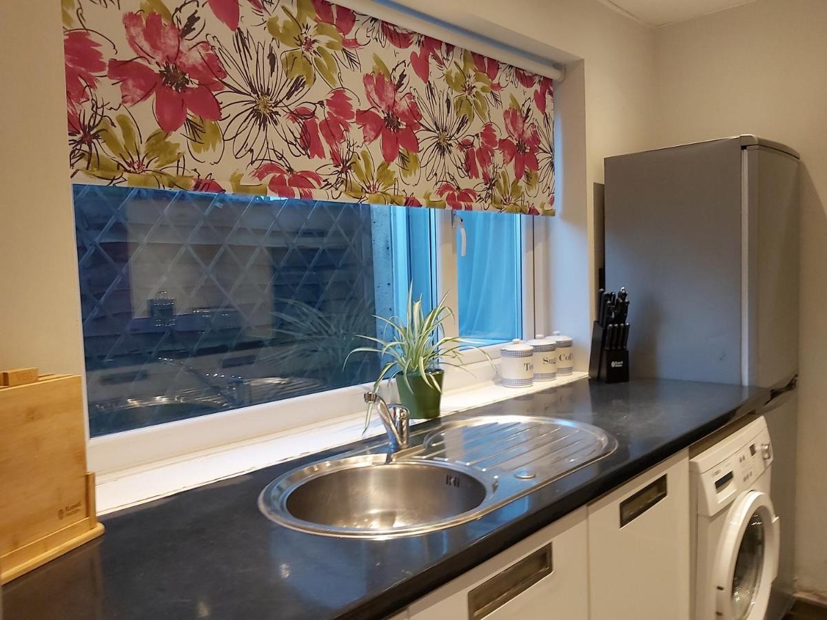 Pearson House - Huku Kwetu 3 Bedroom End Of Terrance House - Family And Business Group Self Catering Accommodation -Huku Kwetu 诺丁汉 外观 照片