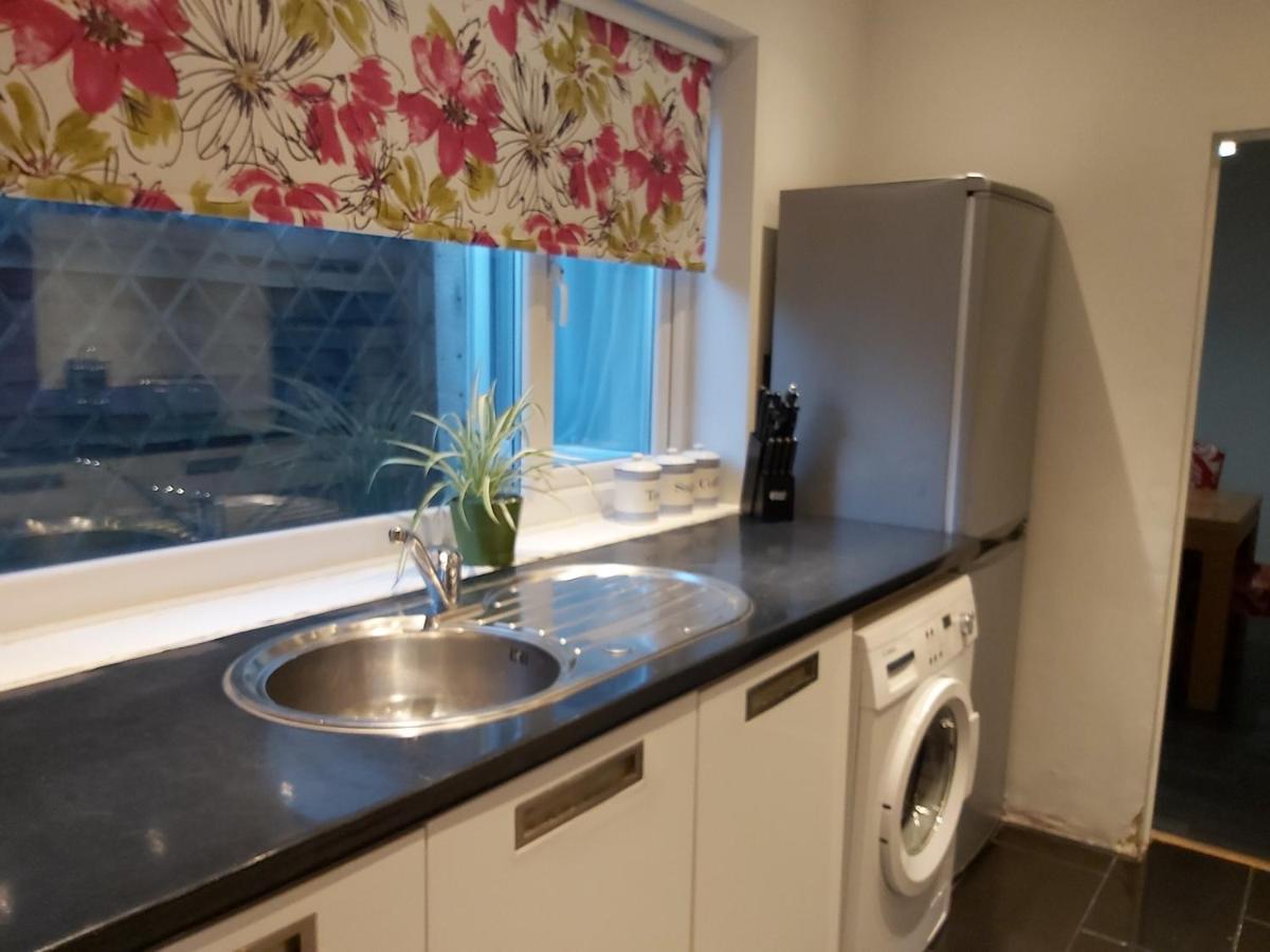 Pearson House - Huku Kwetu 3 Bedroom End Of Terrance House - Family And Business Group Self Catering Accommodation -Huku Kwetu 诺丁汉 外观 照片