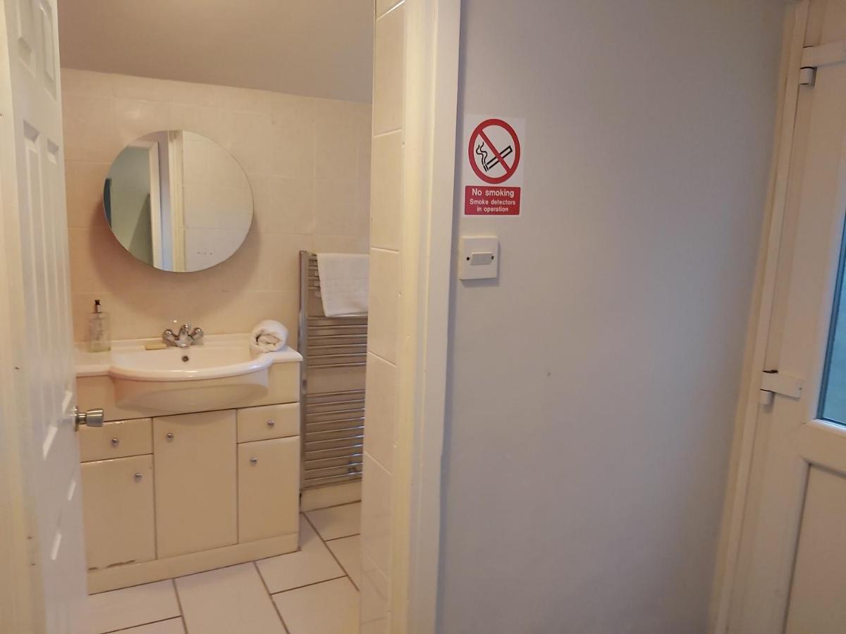 Pearson House - Huku Kwetu 3 Bedroom End Of Terrance House - Family And Business Group Self Catering Accommodation -Huku Kwetu 诺丁汉 外观 照片